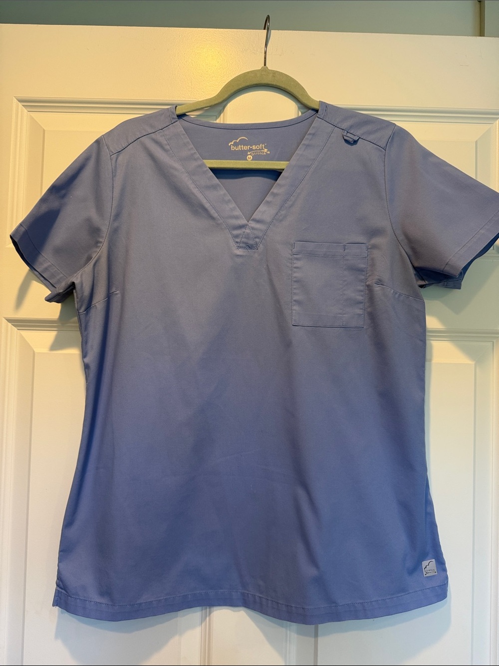 Butter-Soft Ceil Blue Scrub top. Medium